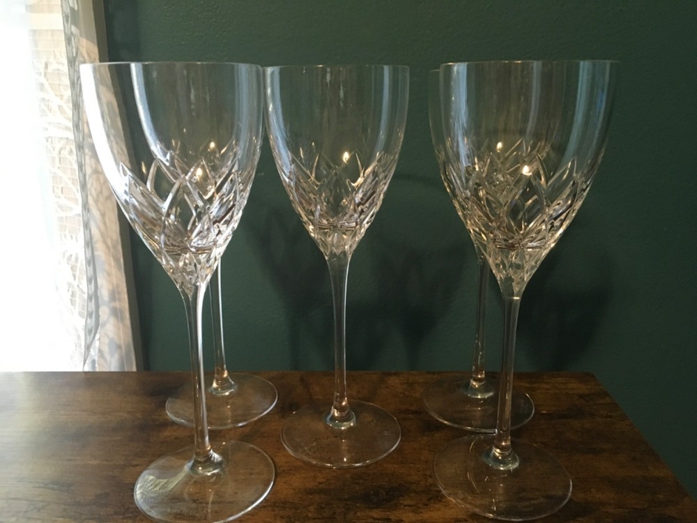 Kate Spade Downing cut crystal Cross-hatch 5 wine glasses 9″x3″ wide by Lenox