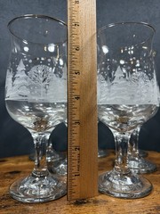 8 Lynn’s Christmas Pines Tulip Wine Glasses Gold Trim 7″ Snowy Trees 2 3/4″ Rim