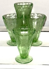 4 Jeannette FLORAL POINSETTIA GREEN 4 3/4″ – 7oz FOOTED WATER TUMBLERS