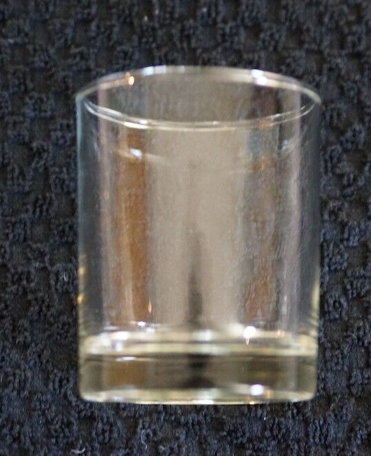Vintage Small Whiskey Glass -Libbey- 3 1/2″ Tall x 2 3/4 » Wide 1960s-1970s