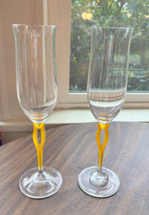 MIKASA TUSCAN YELLOW CHAMPAGNE FLUTE PAIR (2), EXCELLENT CONDITION