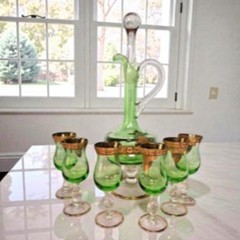 Venetian Green Glass Decanter Bottle W/ 6 Glasses 16.5″ Gold Gilt Italy Vintage