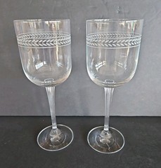 Christenenhutte Crystal Wine Glasses 8 3/8″ CRH10 Ribbed Stem Cut Laurel Design