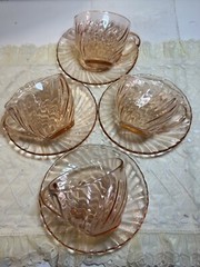 Vintage Set of 4 Arcoroc France Rosaline Pink Swirl Tea Cups and Saucers