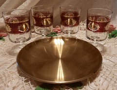 4 Vintage Luminarc Aperitif/ Sherry Glasses «Cavalier» Red / Gold + Brass Tray