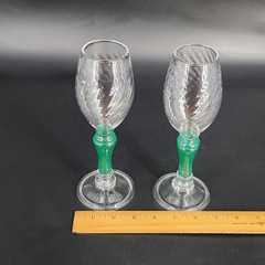 Set of 2 Signed Hand Blown Vtg Studio Art Glass Wine Champagne Glasses Green