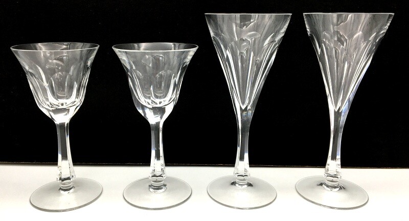 Beautiful Fine Crystal Blade Cut Hand Made 2 Wine and 2 Champagne Vintage