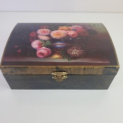 Short Etched Champagne Flutes Button Base in VTG Hinged Plastic Decoupage Box