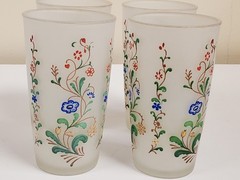 Set of 4 vintage Frosted Hand painted Floral glasses, 1950’s, 5″ tall, beautiful