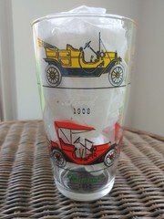 Vintage HAZEL ATLAS 1960s 24oz Glass Tumbler With Classic Antique American Cars