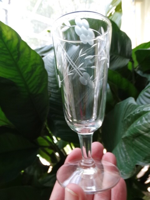 MCM Sevron Clear Glass Gray Wheel Cut By Candlelight Flowers Parfait Glass EUC