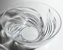 Vintage Frosted Raised Leaf Swirl Design – CRYSTAL SERVING BOWL – 9” – 2.5qts