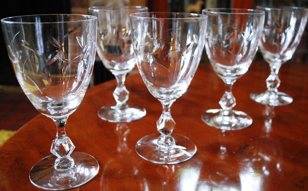 Vintage Set 5 TIFFIN FRANCISCAN PETITE Cut Leaf Crystal Water Goblets FANCY STEM