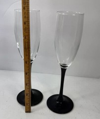 Champagne Flutes 2 Wine Glasses Luminarc France Black Stem Optic Swirl Glass MCM