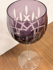 1 AJKA ARABELLA AMETHYST PURPLE CASED CUT TO CLEAR CRYSTAL WINE GOBLET