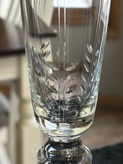 Orrefors VERSAILLES Champagne Flute 8 7/8″ Etched Flowers Lines Pale Rose Stem