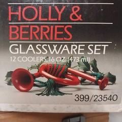 Set of 12 Vintage Libbey Holiday Christmas Glasses Red Green Holly Berries 16 oz