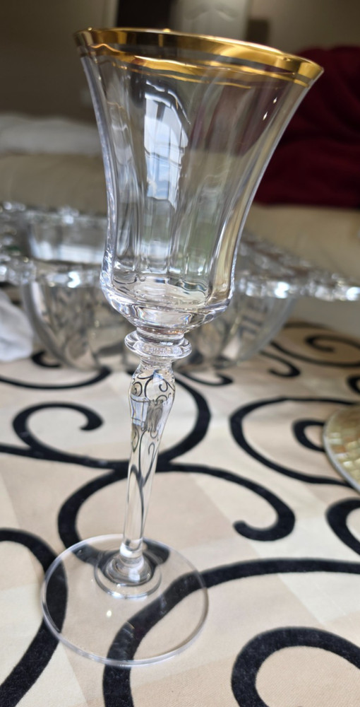 Mikasa Jamestown Crystal Gold Trim Blown Glass (Austria) D/C 12 wine glasses