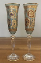Set of 2 VIETRI Regalia Aqua Champagne Flutes Hand Painted 14K Gold Italy