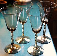 Vtg Set 4 BROWN SMOKE Hand Blown Wine Glasses W Waved Stems 6 3/8″ MCM 1960s