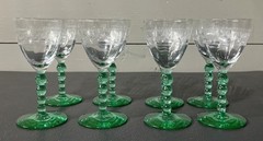 Beautiful Vtg Set Of 8 Etched Uranium Ribbon Pat Clear W/Green Stemmed Glasses