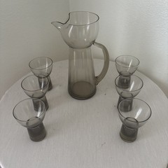 1960 SMOKED GLASS PITCHER AND 6 GLASSES (Look In Description)