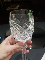 (1) Water Goblet Glass 7-1/2″ Crystal Old signed Waterford cut Powerscourt