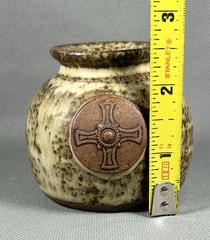 Vtg Fangfoss Studio Pottery Bud Vase Celtic Cross Medallion Art 3” Made In UK