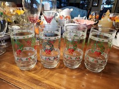10 Indiana Glass Vintage Victorian Christmas 5.3/4 Glasses USA Egg Nog Holly