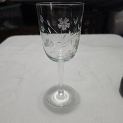 Vintage Crystal Etched Wine Glass 7 1/4″ Delicate Stem Elegant Floral Design