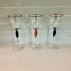 ELEGANT GOLD RIM WINE GLASSES 2 BLUE PETAL STEM & 1 PINK STEM – VINTAGE – 3 PCS