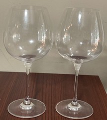 4 Wine Enthusiast Mascot Etched Logo 9” Crystal Wine Stemware
