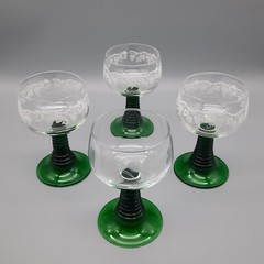 4 Vtg French Luminarc Emerald Green Beehive Stem Grape Etched Bowl Wine Glasses