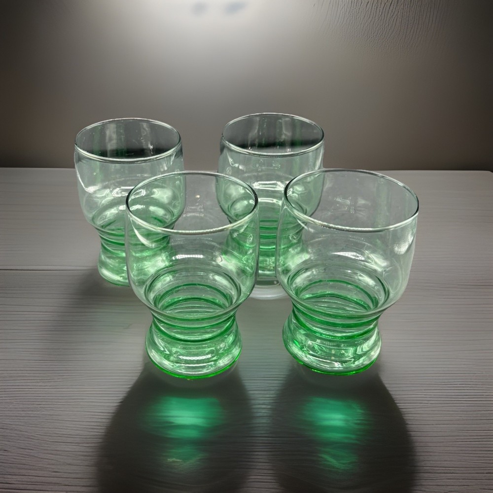 Lot of 4 Libbey Green Depression Glasses Tudor Style Ringed, in a Chromed Holder