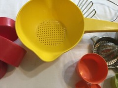 VINTAGE RETRO LOT/24 1970S Kitchen Gadgets ORANGE GREEN & GOLD Tupperware