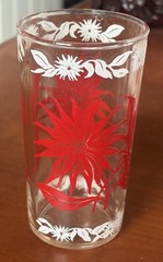 7 Vtg Red White Flowers Glass Tumblers 4.75″ Daisy Aster Poinsettia Swanky Swig