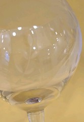 **NEW** Lenox Butterfly Meadow Yellow Etched Balloon Wine Glass 9” tall (FJ)