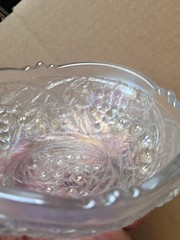Pretty White US Glass Carnival Glass Palm Beach Berry Bowl Gooseberry Interior