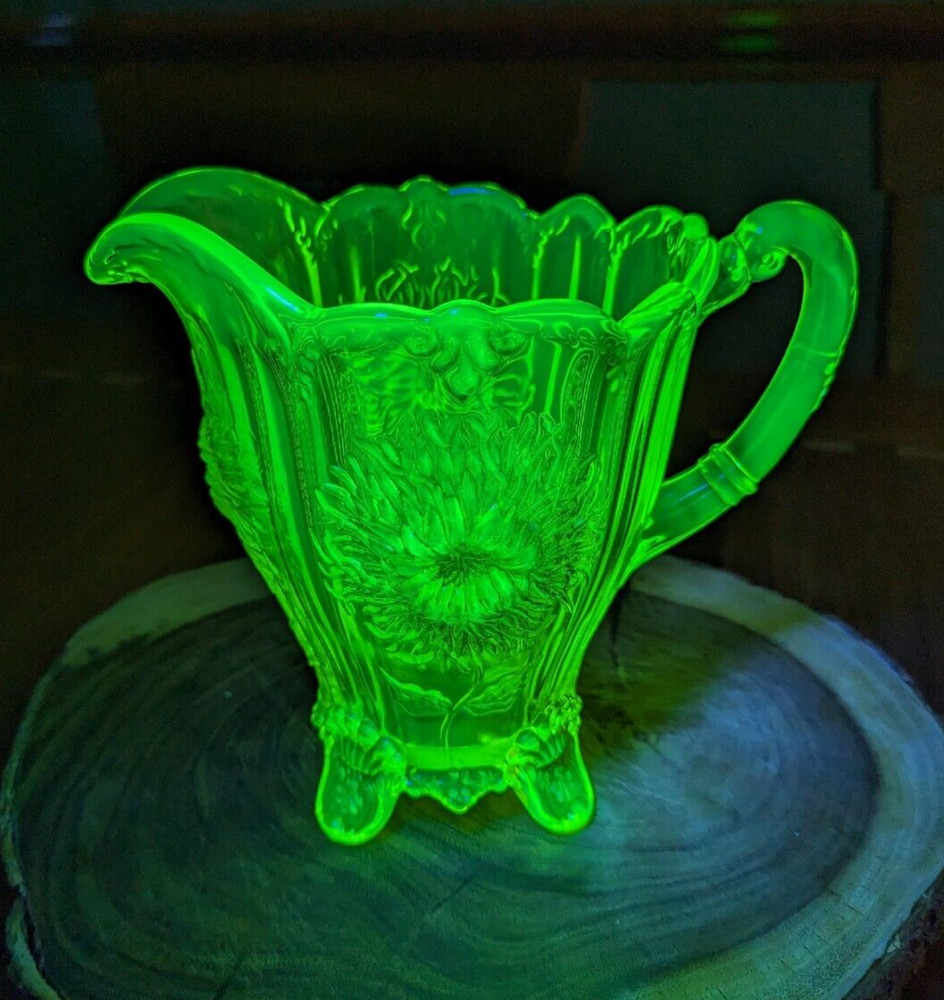 URANIUM MOSSER ART GLASS CAMBRIDGE OHIO VASELINE DAHLIA PATTERN – 8″ PITCHER