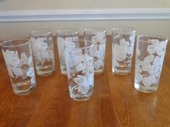 LIBBEY HIGHBALL GLASSES WITH WHITE FLOWERS AND LEAVES LOT OF 7
