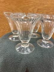 Set of 4 Vintage 1940s Jeannette Ice Cream Parfait Glasses Ribbed Scalloped Edge