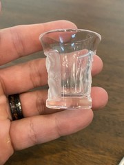 BEAUTIFUL LALIQUE Crystal «LES ENFANTS» Cherub Shot Glass SIGNED 1.75″H FRANCE