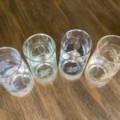 Set Of 4 VTG Flower Etched Tumblers Clear With A Hue Of Color 6” T 2.5” W
