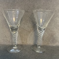 The MET Thick Air Twist Stem Trumpet Champagne / Wine Glasses, 8.5”