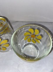 Vintage Hazel Atlas Sour Cream Glasses Pinwheel Love Daisies 1/2 Pint Set of 2