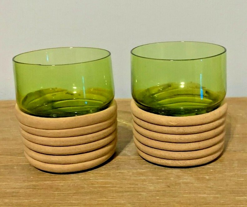 RARE Vintage Set of 2 Avacado Green Drinking Juice Glasses UNIQUE