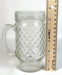 💥Set of 2 Vintage Glass Beer Mugs Diamond Pattern Pedestal Base.
