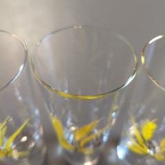 4 Vintage Tall Glasses With Gold Rim And Wheat Decal. 6 3/4″ Tall
