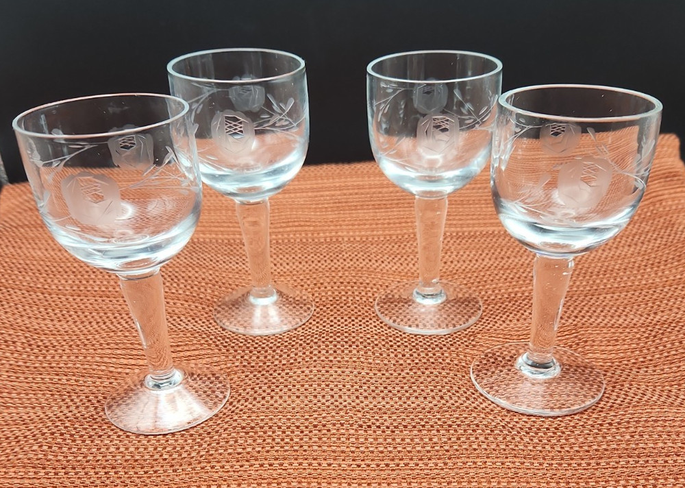 Set of 4 Vintage Stemmed Cordial Glasses Etched Roses & Leaves 4″ Tall EUC