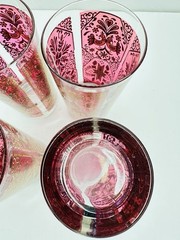 Set 4 Cranberry Pink Gold White Glass Highball Tumblers Folk Art Birds 5.75″H
